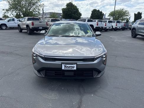Used 2025 Kia K4 FWD image 2