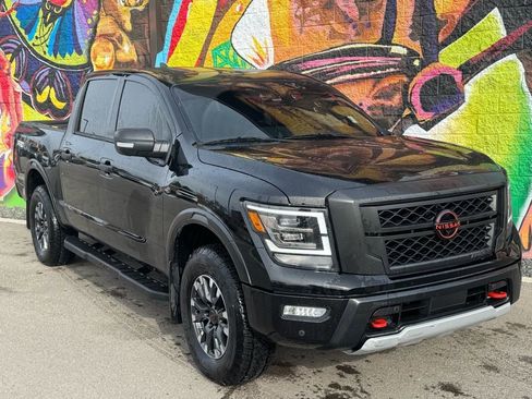 Used 2024 Nissan Titan PRO-4X w/ Pro-4x Convenience Package image 5