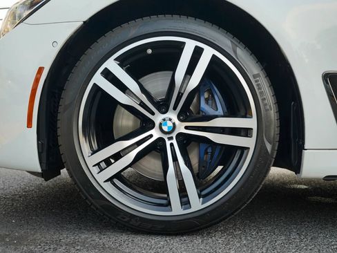 Used 2018 BMW 750i xDrive AWD/4WD image 14
