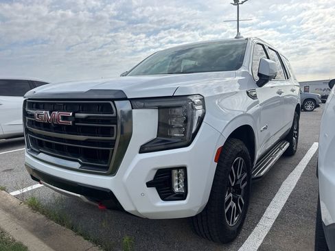 Used 2024 GMC Yukon AT4 w/ Technology Package AWD/4WD image 1