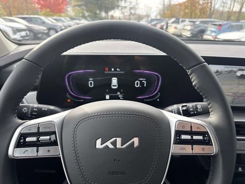 New 2025 Kia Telluride S image 12