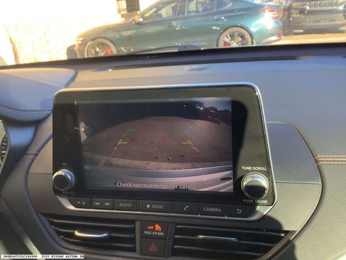 Used 2020 Nissan Altima 2.5 SR w/ Premium Package image 9