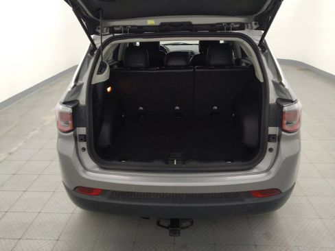 Used 2020 Jeep Compass Latitude FWD image 29