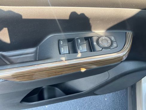 Used 2022 GMC Acadia SLE AWD/4WD image 10