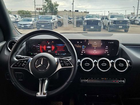 Used 2025 Mercedes-Benz GLA 250 image 14