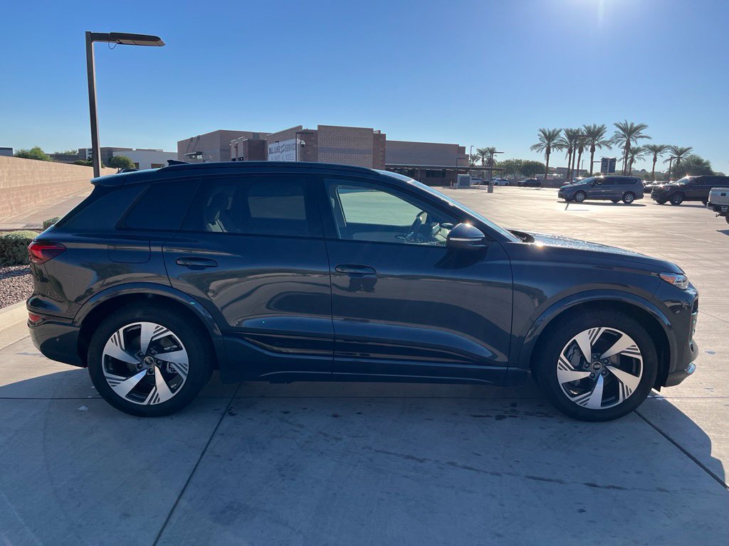 Used 2025 Audi Q6 e-tron Prestige w/ 20" Wheel Package AWD/4WD image 9