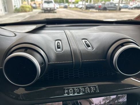 Used 2019 Ferrari Portofino RWD image 61