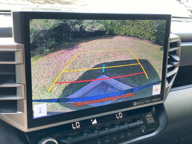 Used 2022 Toyota Tundra SR5 w/ SR5 Premium Package RWD image 24