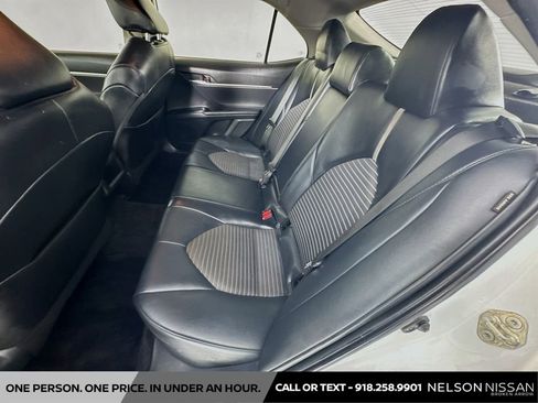 Used 2020 Toyota Camry SE FWD image 22
