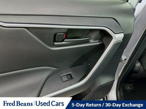 Used 2022 Toyota RAV4 LE image 26