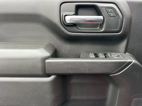 Used 2020 Chevrolet Silverado 1500 Custom w/ Custom 2.7L Value Package image 10