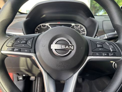 Used 2025 Nissan Altima 2.5 SV FWD image 28
