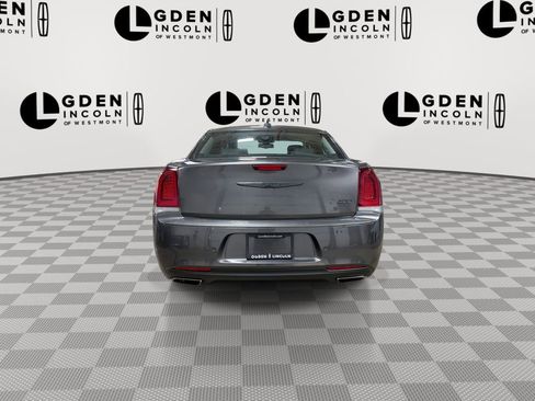 Used 2021 Chrysler 300 Touring L image 7