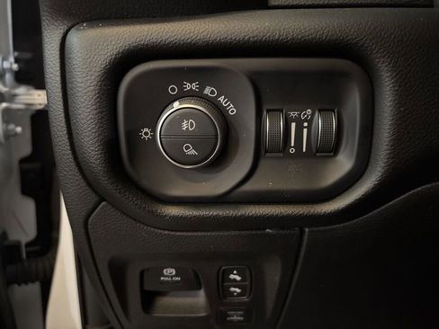 Used 2025 RAM 1500 Big Horn AWD/4WD image 18