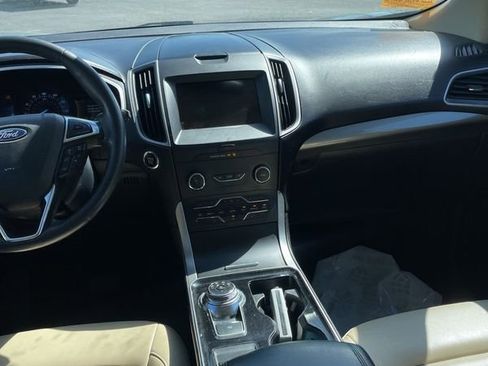 Used 2019 Ford Edge SEL w/ Equipment Group 201A FWD image 4