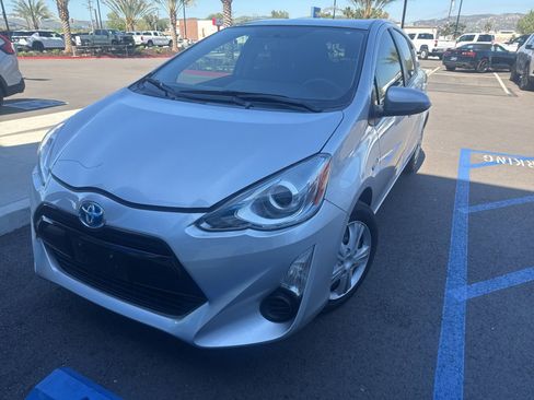 Used 2015 Toyota Prius C Two image 2