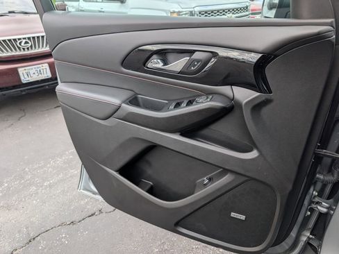 Used 2023 Chevrolet Traverse RS w/ LPO, Floor Liner Package AWD/4WD image 15