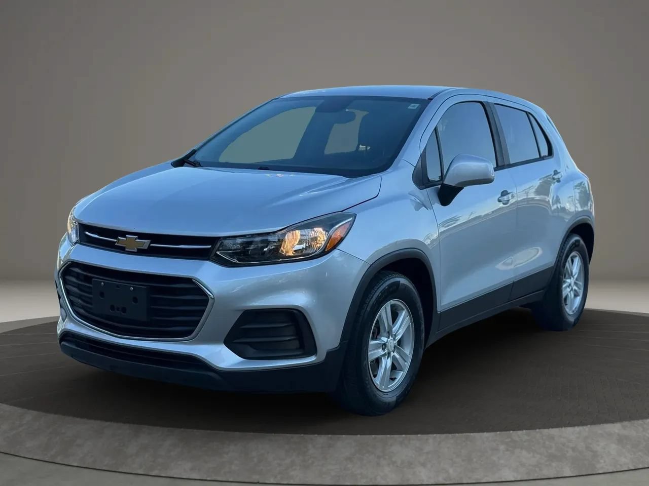 Used 2020 Chevrolet Trax LS w/ Tint and Cruise Package FWD image 2