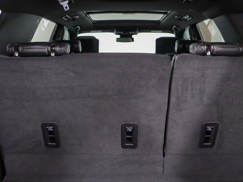 Used 2024 Chevrolet Tahoe Z71 w/ Luxury Package image 35