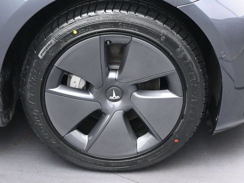 Used 2022 Tesla Model 3 Long Range AWD/4WD image 33