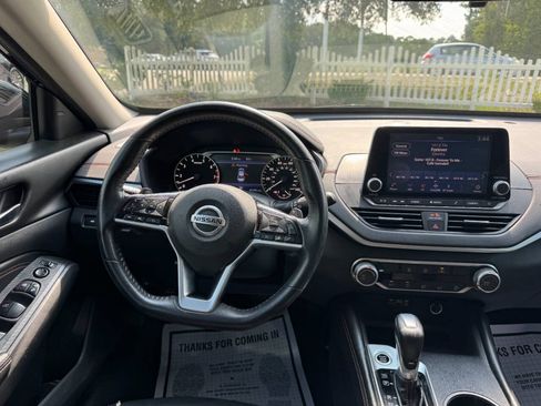 Used 2021 Nissan Altima 2.5 SR FWD image 42