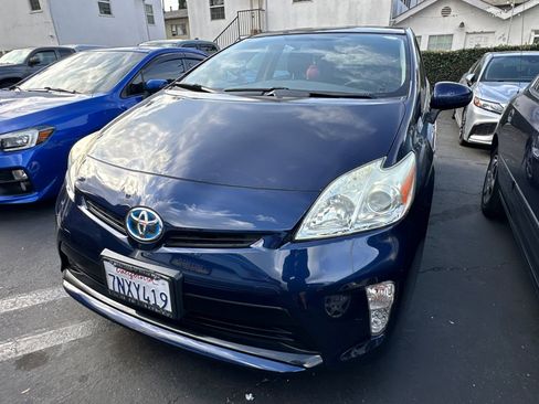 Used 2015 Toyota Prius Three w/ Solar Roof Package FWD image 3