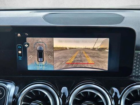 New 2026 Mercedes-Benz GLB 250 image 13