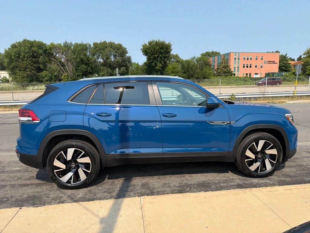 Certified 2026 Volkswagen Atlas Cross Sport SE AWD/4WD image 9