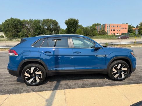 Certified 2026 Volkswagen Atlas Cross Sport SE AWD/4WD image 9