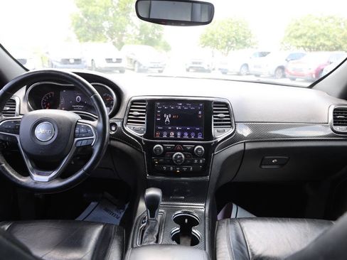 Used 2019 Jeep Grand Cherokee Limited AWD/4WD image 14