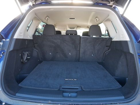 Certified 2022 Nissan Rogue SV image 18