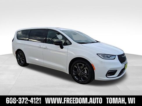 New 2026 Chrysler Pacifica Select FWD image 10