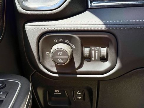 Used 2023 RAM 1500 Limited AWD/4WD image 22