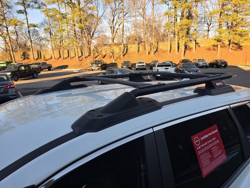 Certified 2025 Nissan Rogue SV image 10