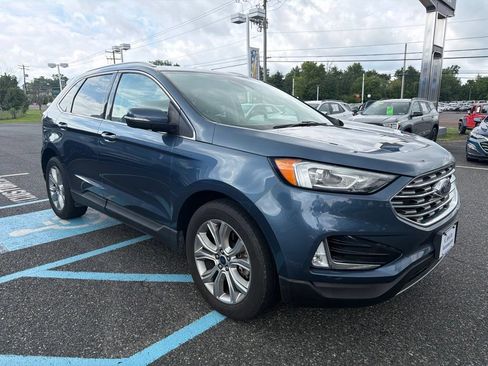 Used 2019 Ford Edge Titanium w/ Cold Weather Package AWD/4WD image 3