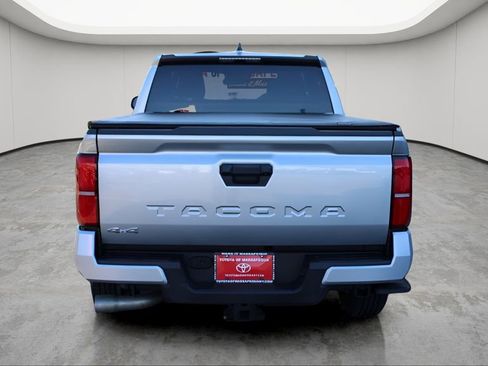 Used 2025 Toyota Tacoma SR5 AWD/4WD image 4