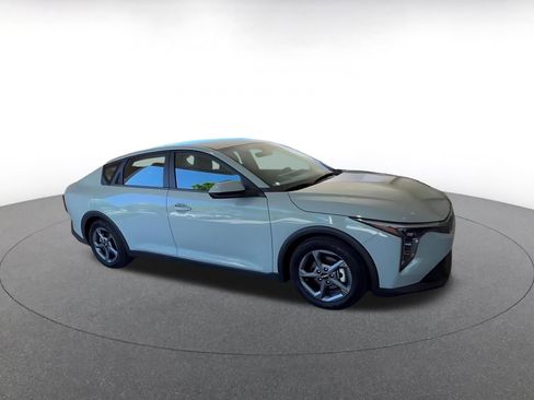 Used 2025 Kia K4 LXS FWD image 2