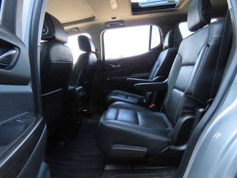 Used 2019 GMC Acadia SLT AWD/4WD image 24