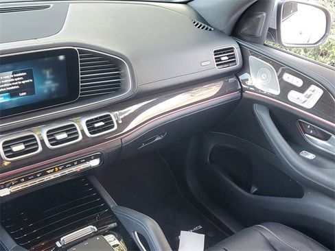 Used 2022 Mercedes-Benz GLS 580 GLS 580 w/ Off-Road Package image 15