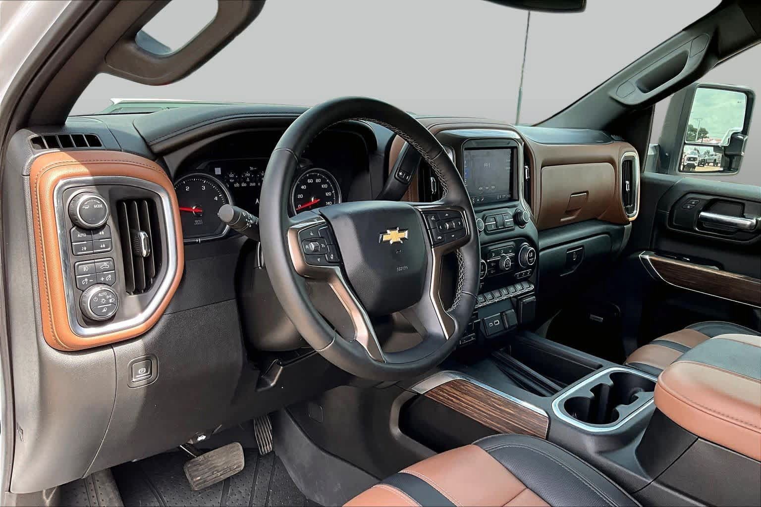 Used 2023 Chevrolet Silverado 2500 High Country w/ Z71 Off-Road Package AWD/4WD image 18