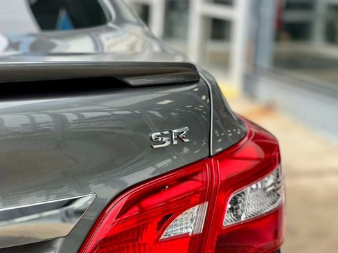 Used 2019 Nissan Sentra SR image 9