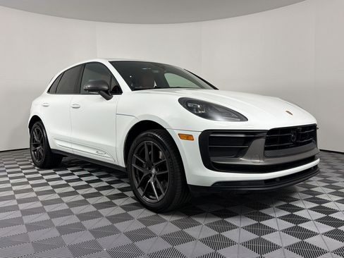 Certified 2023 Porsche Macan Turbo AWD/4WD image 7