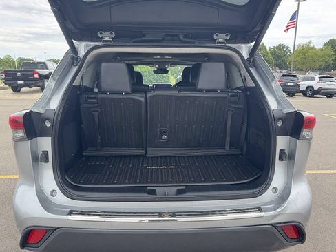 Used 2023 Toyota Highlander Limited AWD/4WD image 32