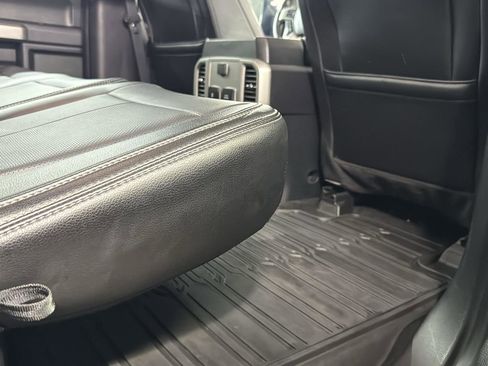 Used 2020 Ford F150 Lariat image 27