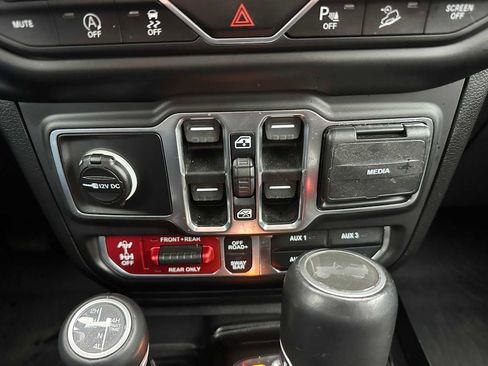 Used 2021 Jeep Wrangler Unlimited Rubicon image 31