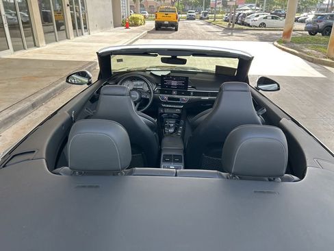 Used 2022 Audi S5 Premium image 11