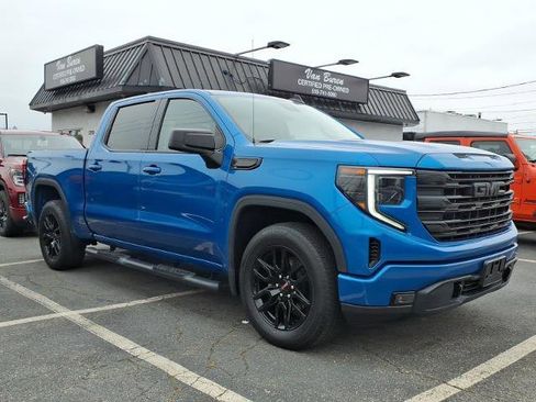 Used 2023 GMC Sierra 1500 Elevation AWD/4WD image 3