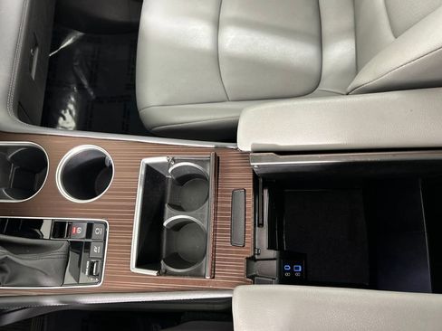 Used 2024 Toyota Sienna XLE image 14