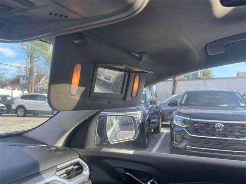 Used 2020 GMC Acadia SLT image 33