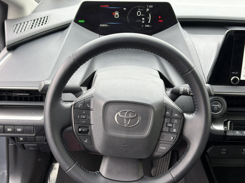 Used 2025 Toyota Prius LE image 17